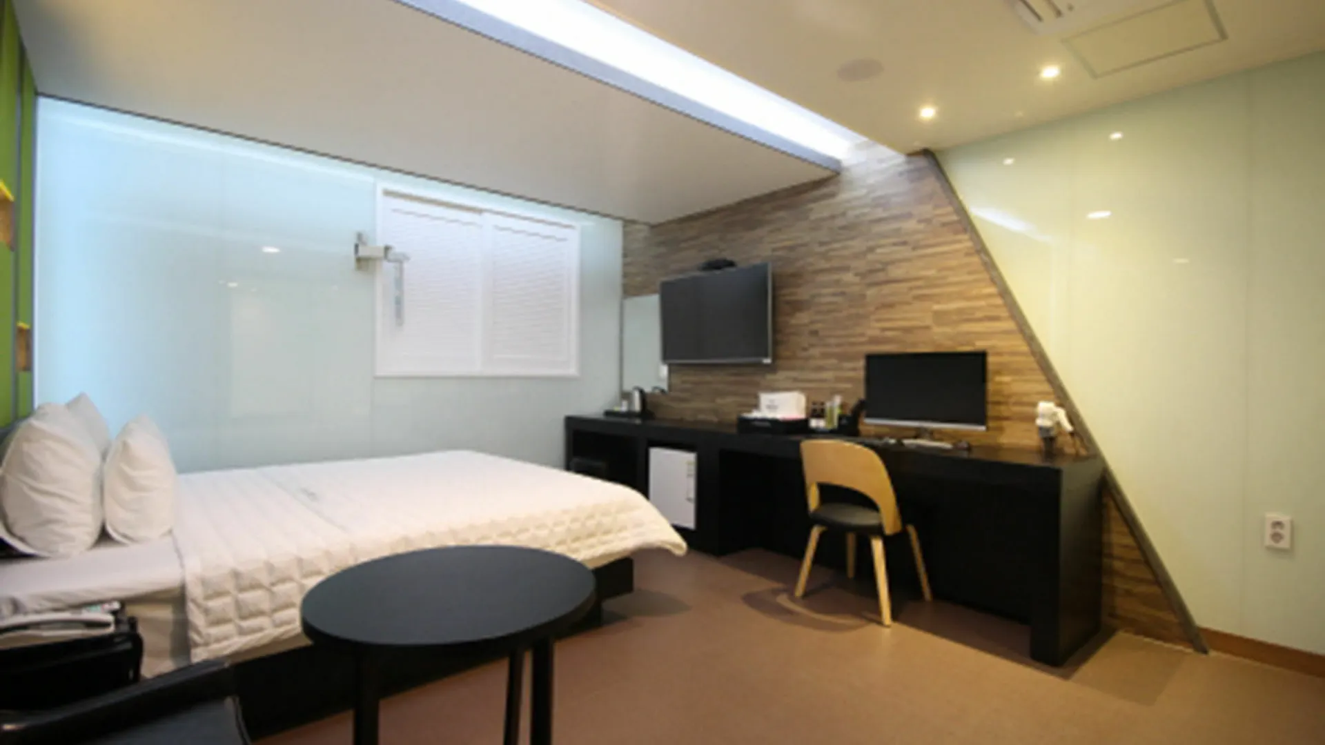 Mgm Hotel Busan 2*,